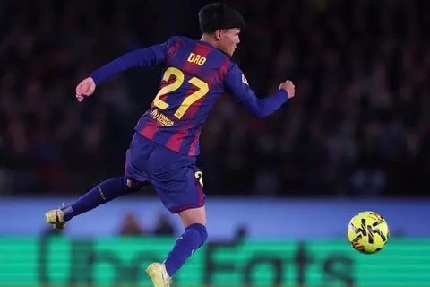 بعد عرض السيتي.. موقف برشلونة من التخلي عن موهبة الفريق